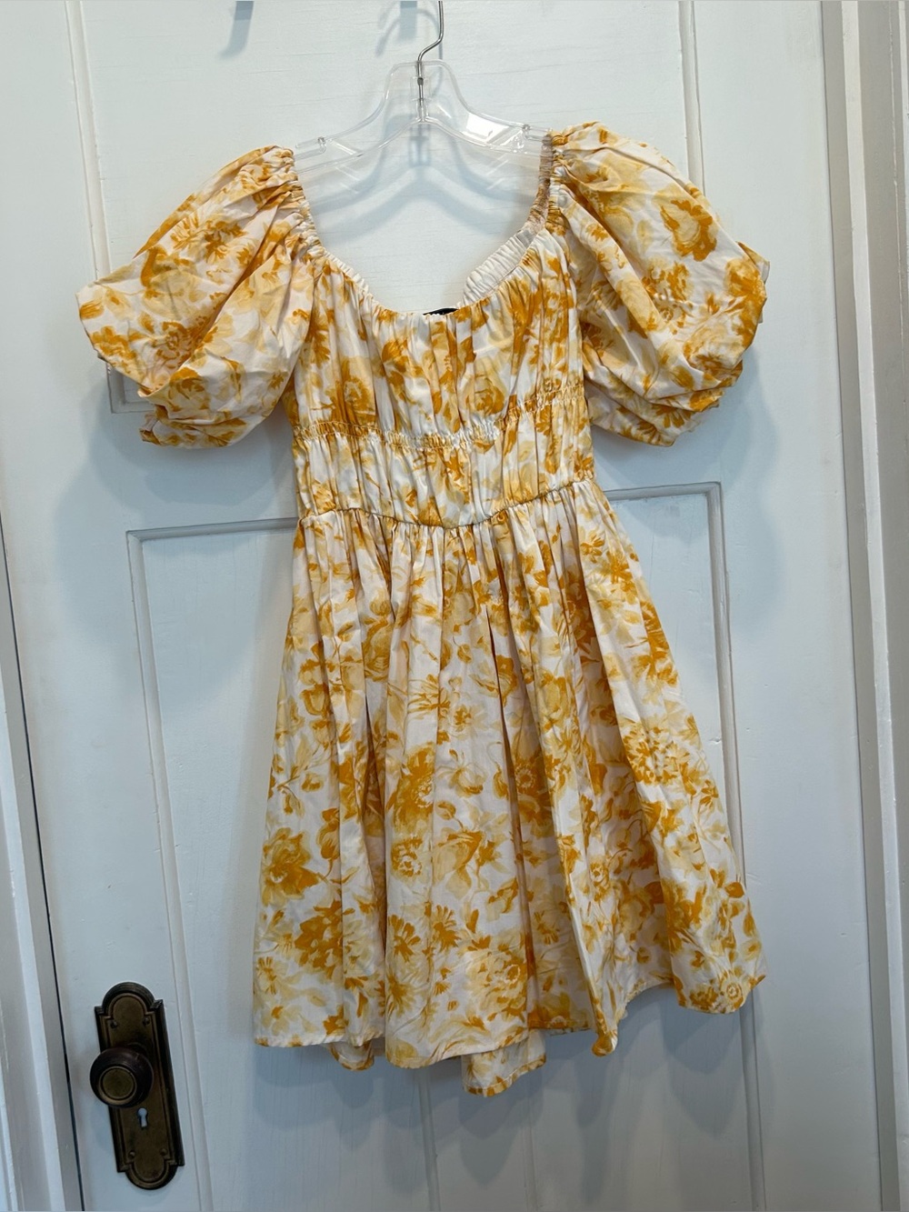 Abercrombie Off-Shoulder Puff Sleeve Floral Mini Dress in Yellow and White - Picture 6 of 7